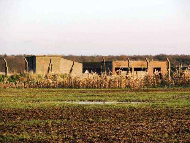 Buildings on the airfield from the Thor era at the former RAF Bardney site, photographed in Dec 2004.